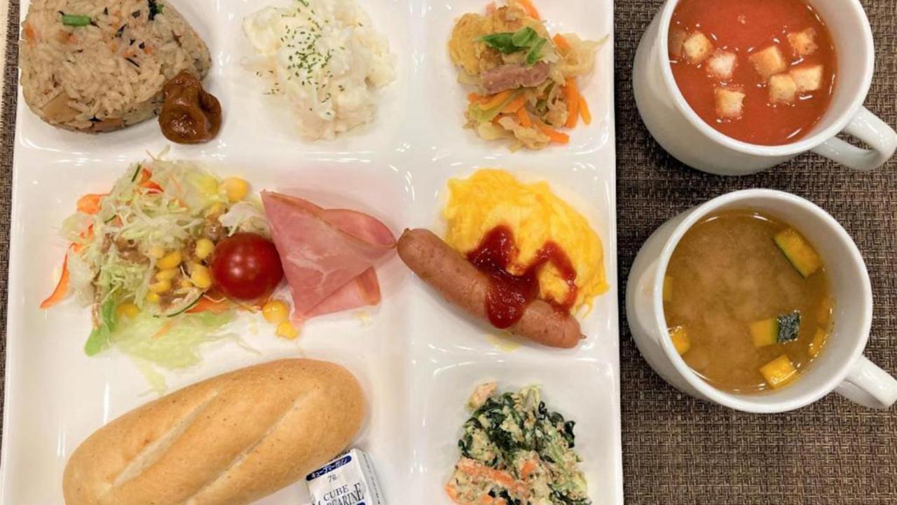 Toyoko Inn Okinawa Naha Kokusai-Dori Miebashi-Eki Extérieur photo