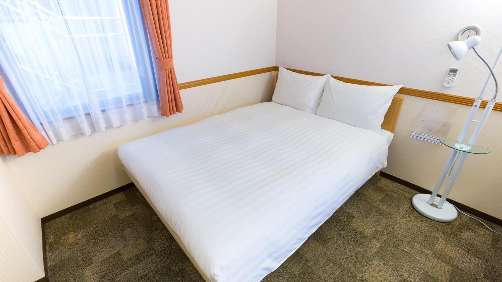 Toyoko Inn Okinawa Naha Kokusai-Dori Miebashi-Eki Chambre photo
